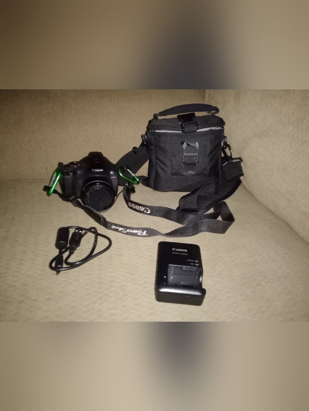 Cannon Power Shot SX40 HS Digital Camera PC1680 7.4v With Carrying Case Plus